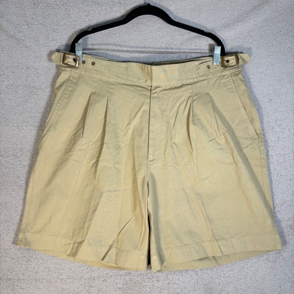 Travelsmith Side Buckle Shorts Mens Size 40 Khaki Pleated Belted Cotton Outdoors